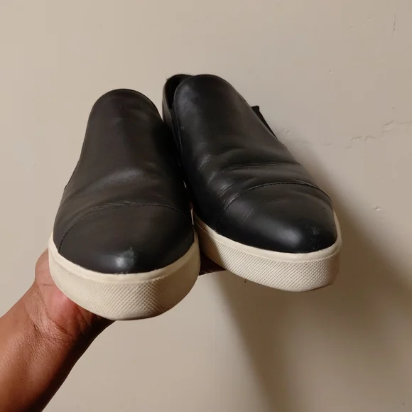 Vince Women's Black Pointy Toe Slip-On Sneakers Size 7.5 - Picture 2 of 9